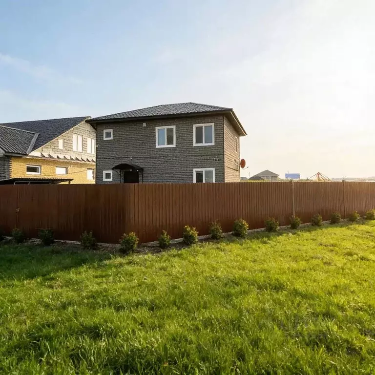 Дом в Саратовская область, Энгельсский район, Новопушкинское ... - Фото 1