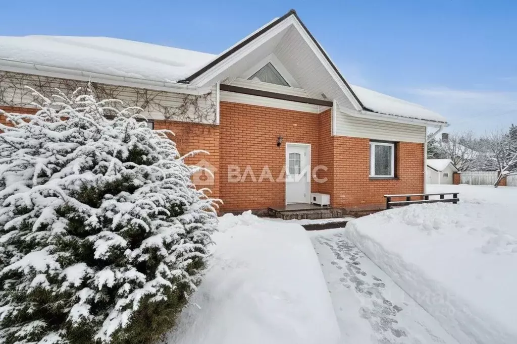 Дом в Карелия, Петрозаводск Кленовая ул., 30 (200 м) - Фото 1