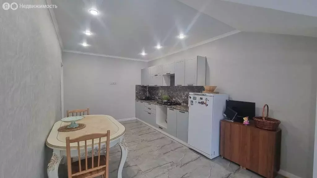 1-комнатная квартира: Владикавказ, улица Астана Кесаева, 48А (49 м) - Фото 2