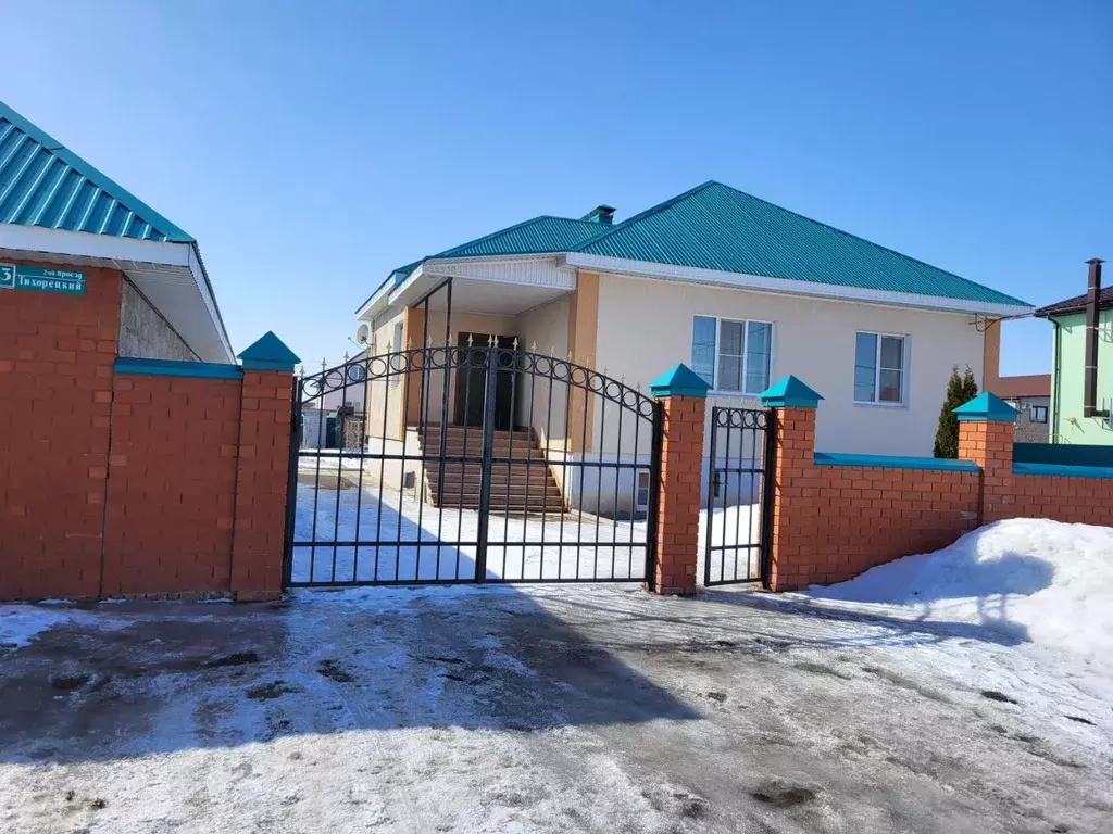Дом в Саратовская область, Энгельс пос. Базальт-2,  (180 м) - Фото 0