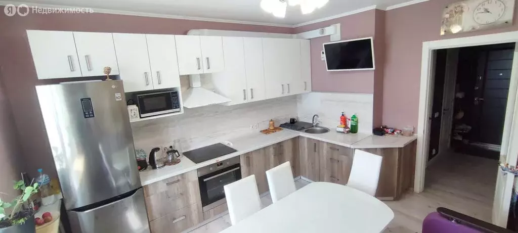 2-комнатная квартира: деревня Жилина, улица Естина, 9 (60 м) - Фото 0