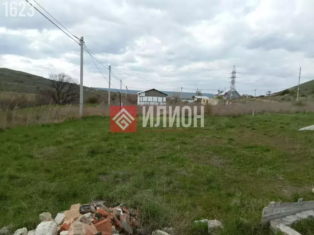 Участок в Крым, Феодосия ул. Акъманай (6.5 сот.) - Фото 1
