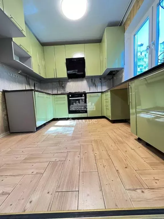 3-к кв. Крым, Керчь ул. Марата, 15 (62.0 м) - Фото 0