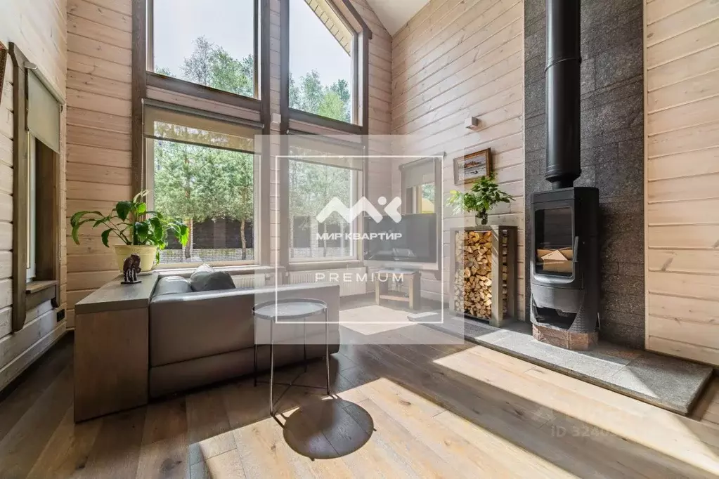 Дом в Ленинградская область, Выборгский район, Рощино пгт ул. Связи, 6 ... - Фото 1