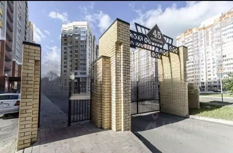 2-к кв. Брянская область, Брянск ул. Горбатова, 45 (63.9 м) - Фото 0