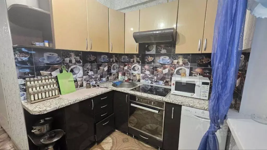 2-к кв. Ханты-Мансийский АО, Когалым Ленинградская ул., 33 (50.0 м) - Фото 1