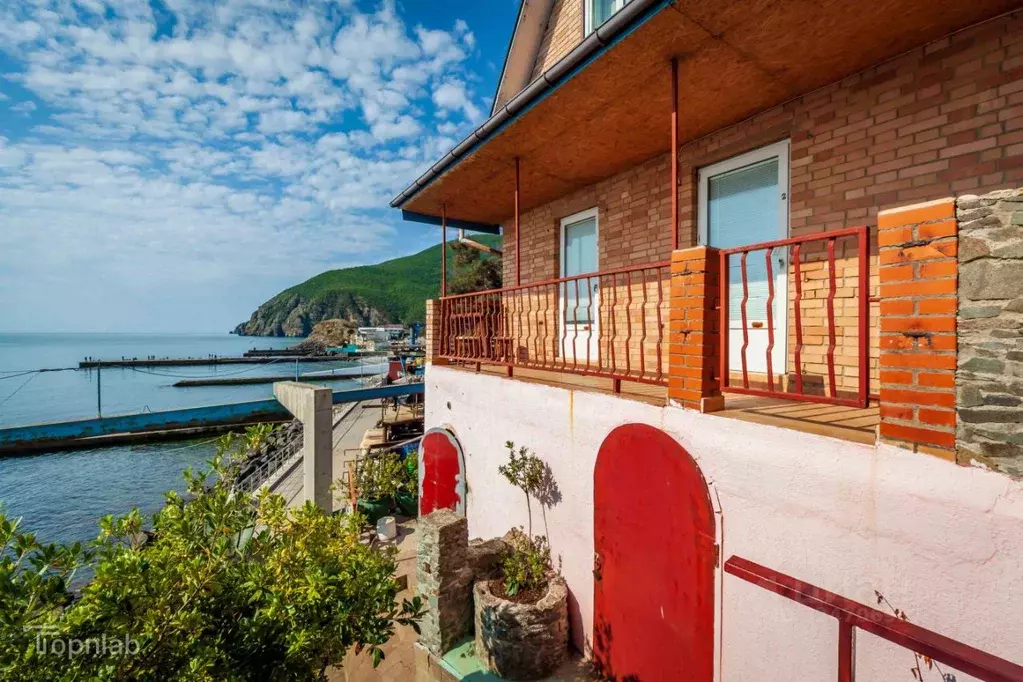 Дом в Крым, Алушта муниципальный округ, Партенит пгт ул. Прибрежная, ... - Фото 0