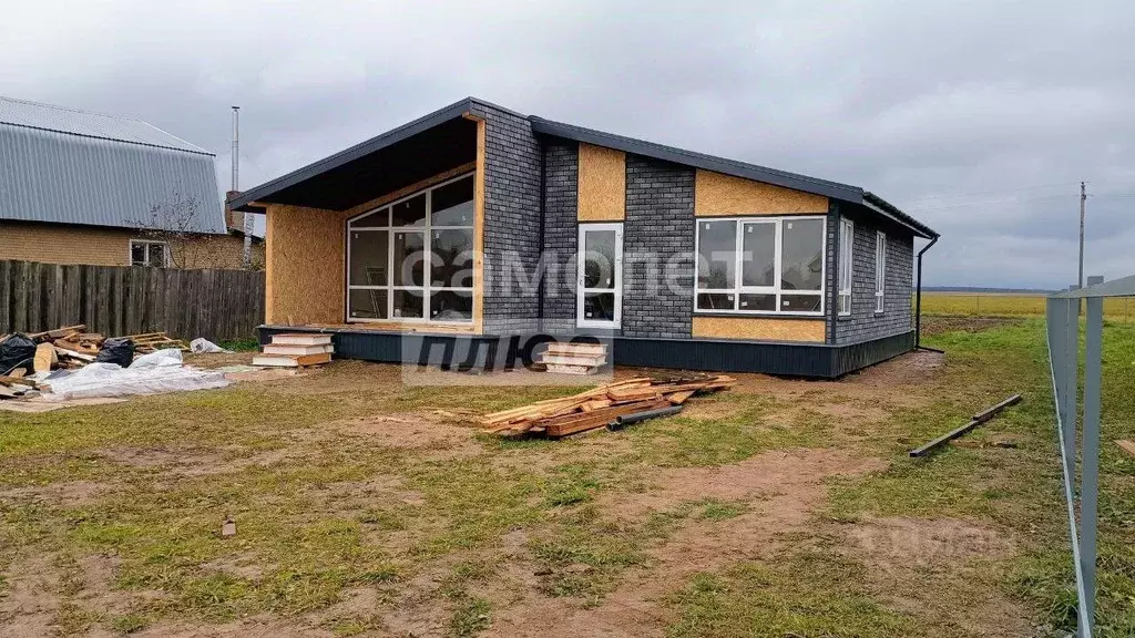 Дом в Марий Эл, Медведевский район, Пекшиксолинское с/пос, д. Большой ... - Фото 1