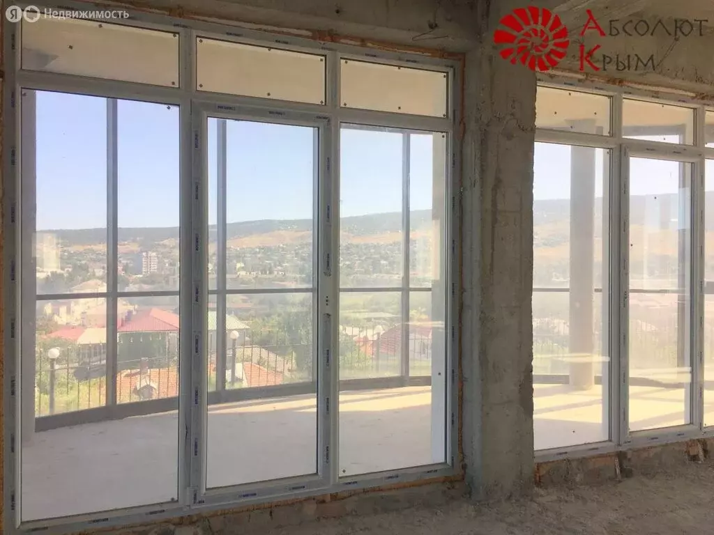 5-комнатная квартира: Феодосия, улица Семашко, 2В (250 м) - Фото 0