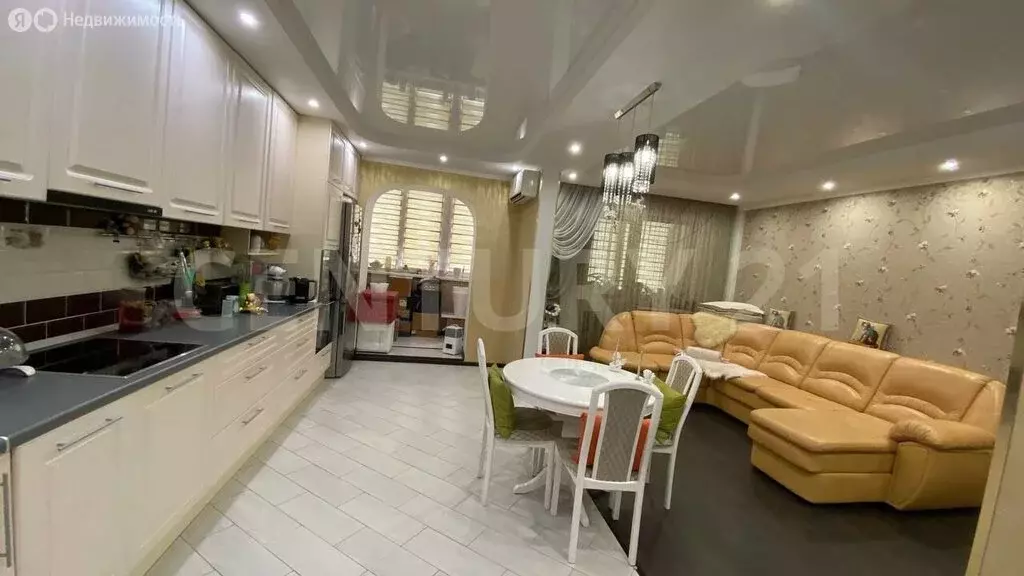 Квартира-студия: Ульяновск, улица Кирова, 6 (54 м) - Фото 0