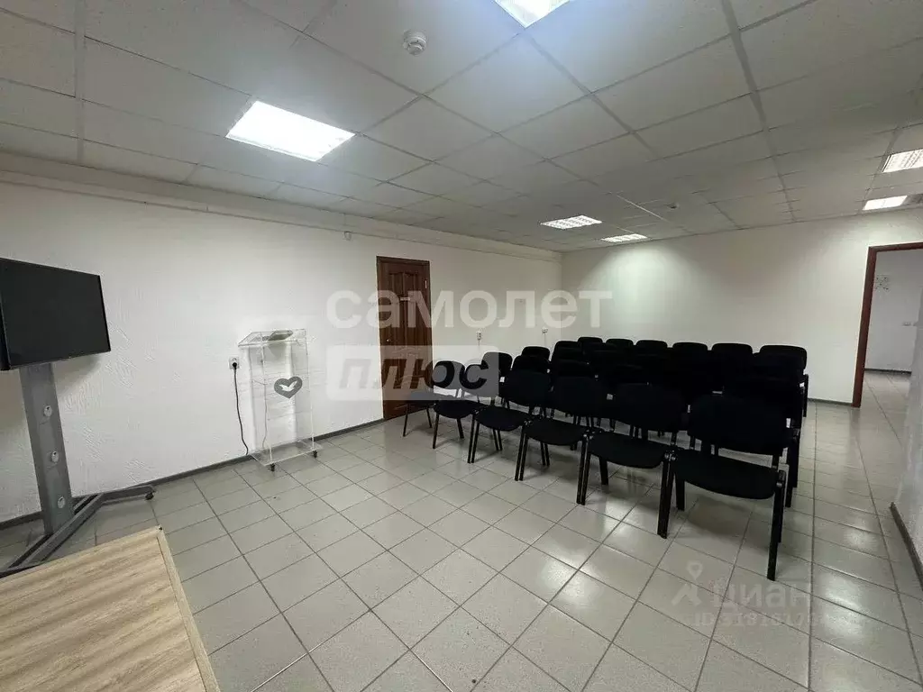 Помещение свободного назначения в Калмыкия, Элиста 2-й мкр, 23А (129 ... - Фото 0