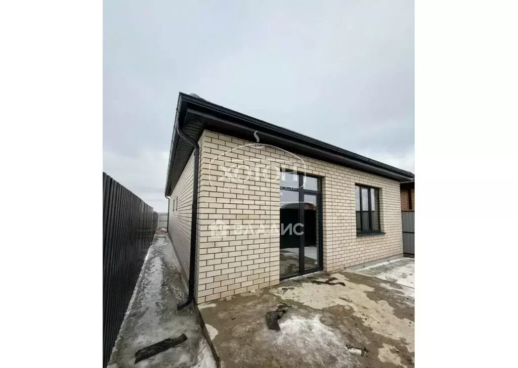 Дом в Элиста, Южный район, улица Шебенеры (100 м) - Фото 1