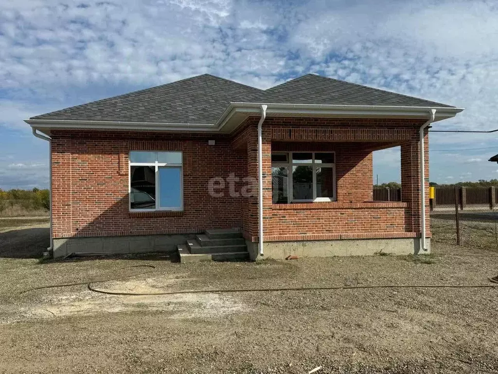 Дом в Адыгея, Майкоп городской округ, Ханская ст-ца ул. Вишневая (105 ... - Фото 1