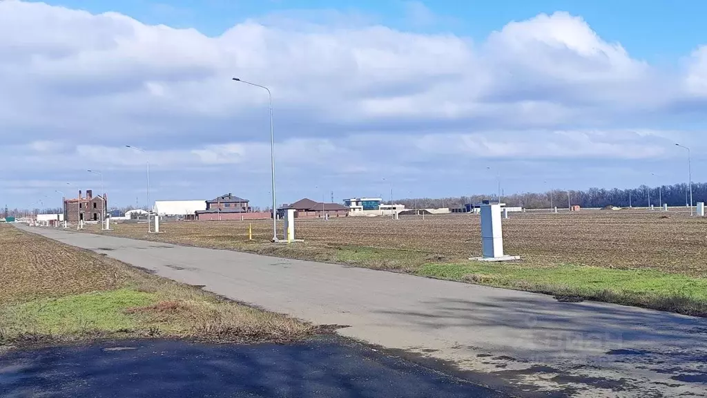 Участок в Ростовская область, Неклиновский район, с. Новобессергеневка ... - Фото 1