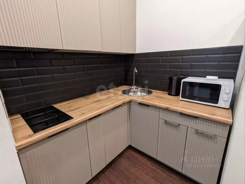 Студия Тюменская область, Тюмень ул. Краснооктябрьская, 16 (36.0 м) - Фото 1