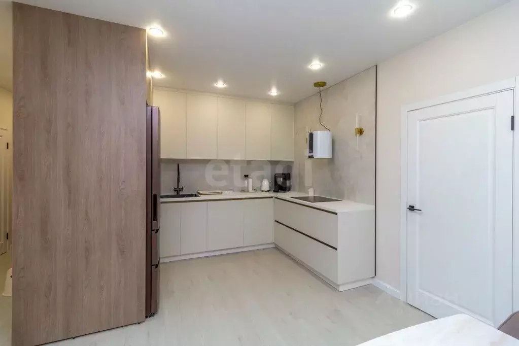 3-к кв. Тюменская область, Тюмень ул. Газовиков, 38к1 (79.2 м) - Фото 1