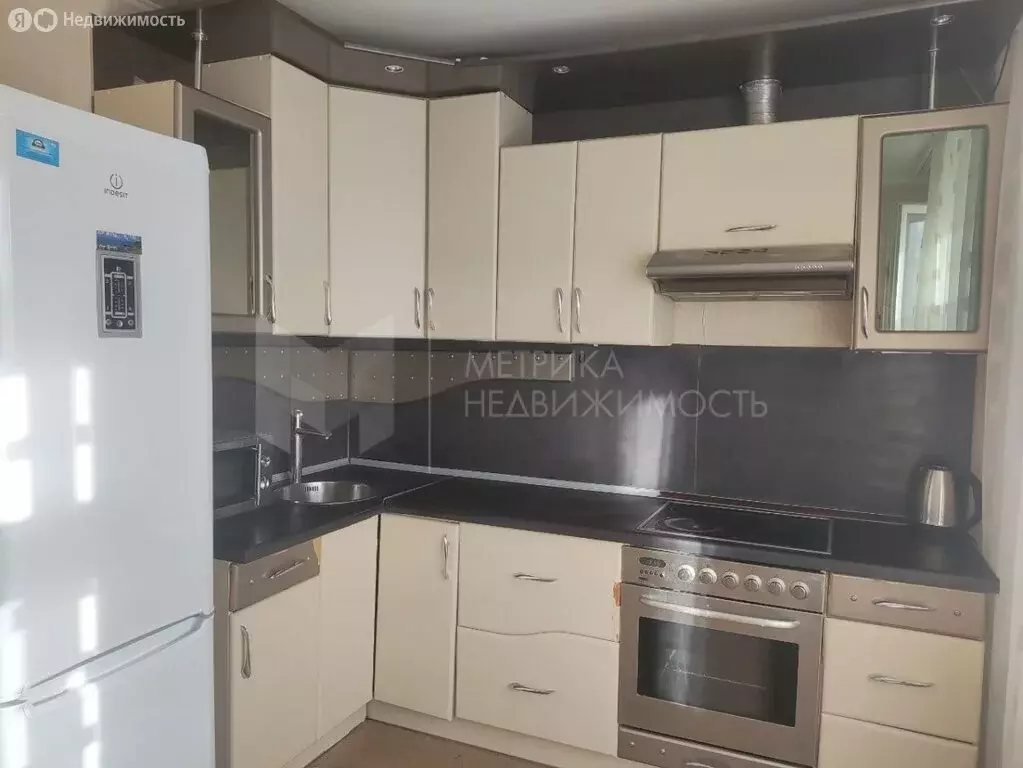 2-комнатная квартира: Тюмень, улица Николая Семёнова, 27к3 (63 м) - Фото 2