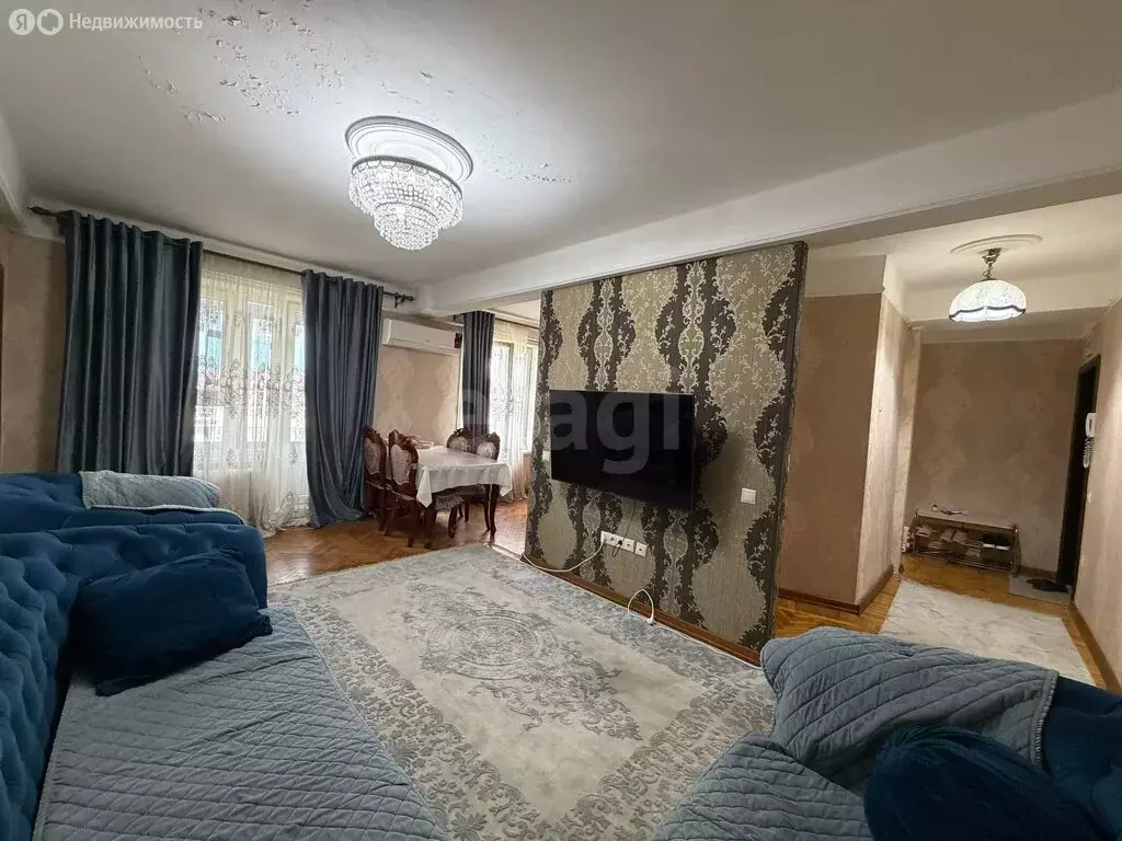 3-комнатная квартира: Махачкала, улица Ирчи Казака, 118 (62.2 м) - Фото 1