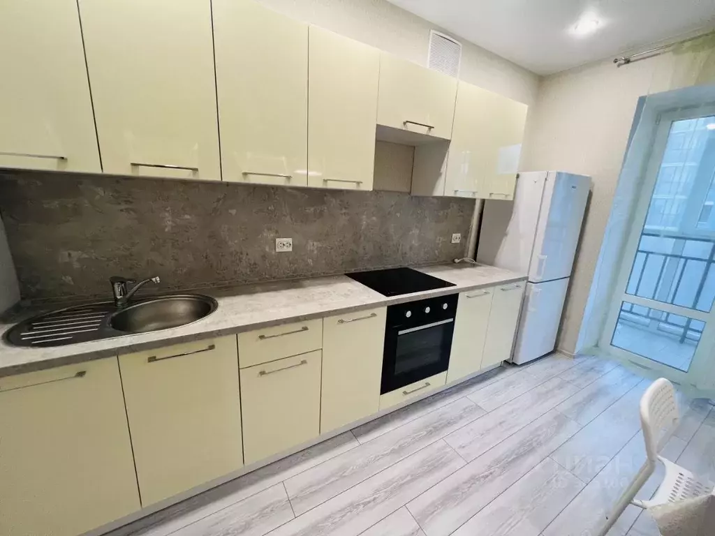 2-к кв. Татарстан, Казань ул. Разведчика Ахмерова, 5 (65.0 м) - Фото 0