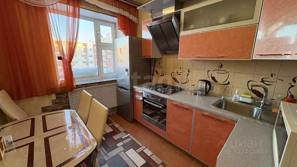 2-к кв. Ямало-Ненецкий АО, Новый Уренгой Надымская ул., 3А (57.0 м) - Фото 1