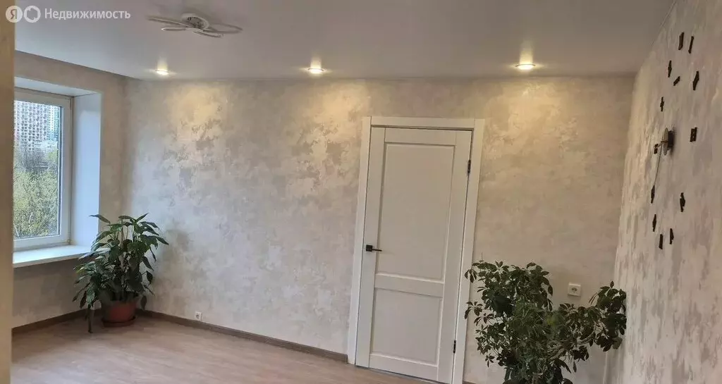 3-комнатная квартира: Санкт-Петербург, улица Дыбенко, 12к2 (65.8 м) - Фото 1