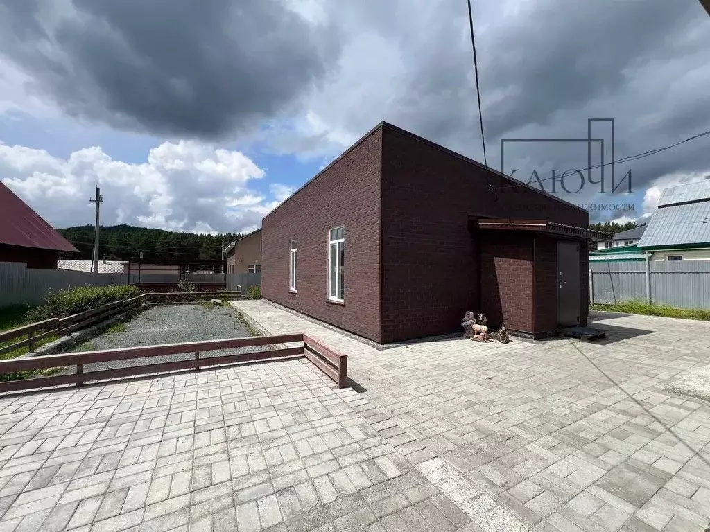 Дом в Башкортостан, Белорецкий район, Абзаковский сельсовет, с. ... - Фото 1