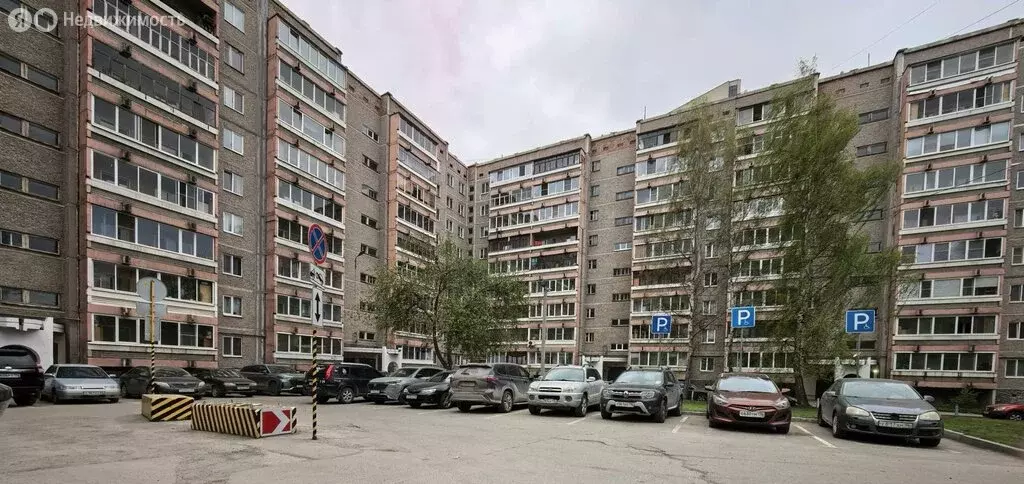 3-комнатная квартира: Верхняя Пышма, Успенский проспект, 91 (64.2 м) - Фото 1