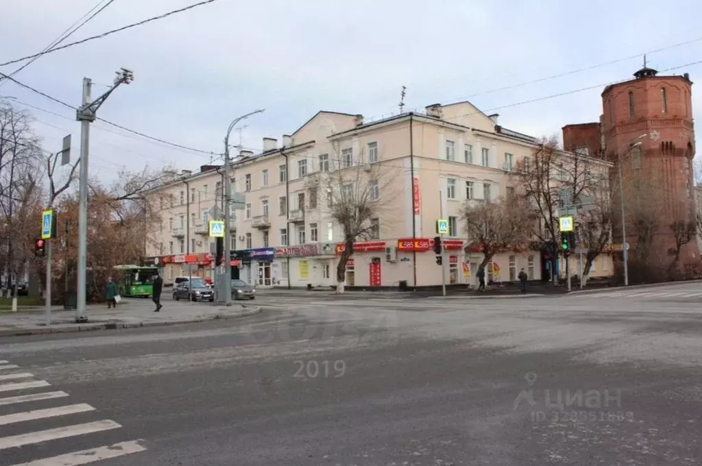 2-к кв. Тюменская область, Тюмень ул. Ленина, 71 (55.8 м) - Фото 1
