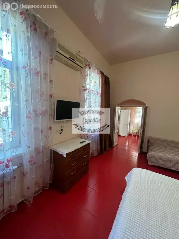 1-комнатная квартира: Саки, улица Революции, 1 (35 м) - Фото 1