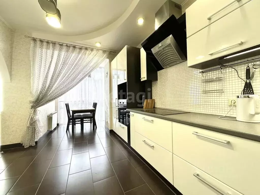 2-к кв. Татарстан, Казань ул. Нигматуллина, 5 (80.0 м) - Фото 1