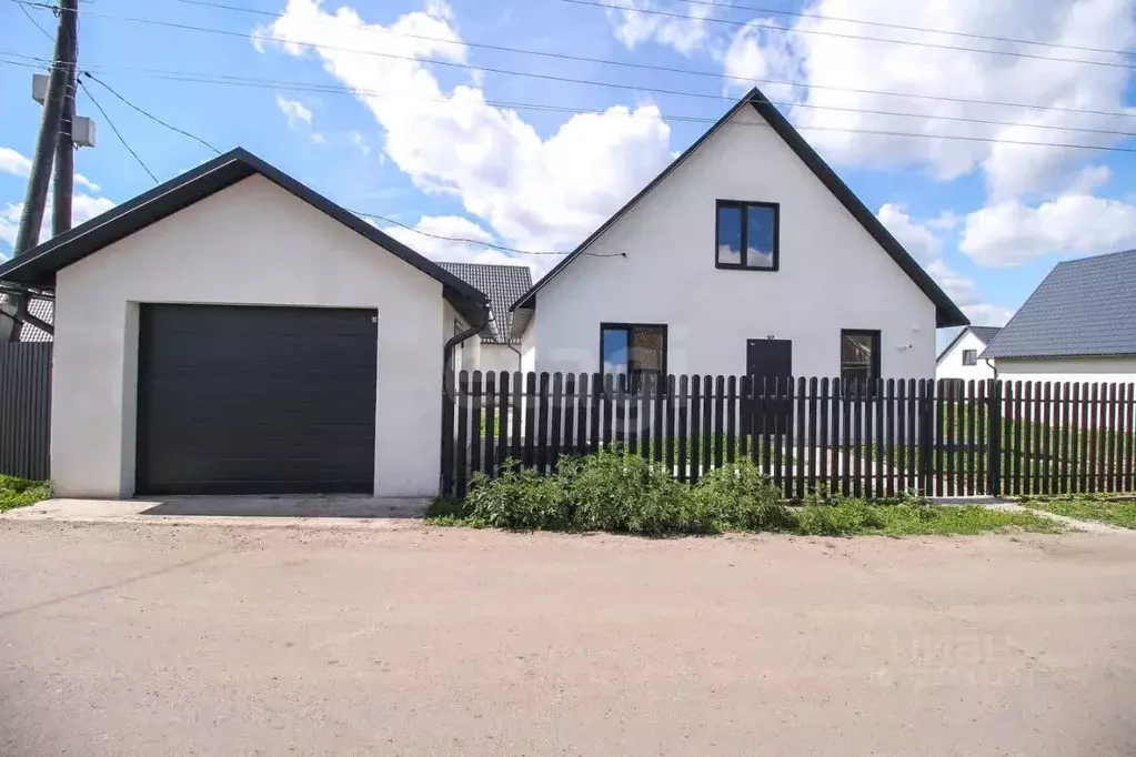 Дом в Алтайский край, Барнаул городской округ, с. Лебяжье ул. Озерная, ... - Фото 1