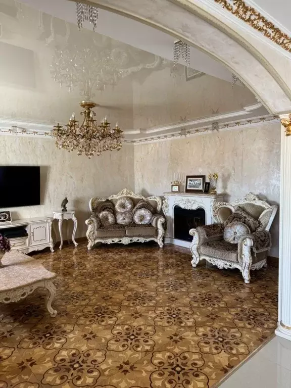 4-к кв. Саха (Якутия), Якутск ул. Кирова, 31 (193.0 м) - Фото 1