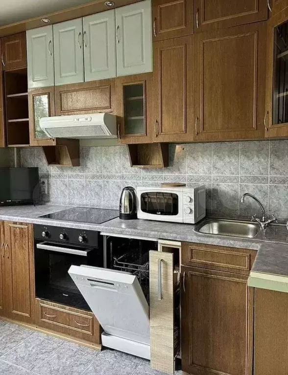 2-к. квартира, 60 м, 3/16 эт. - Фото 0