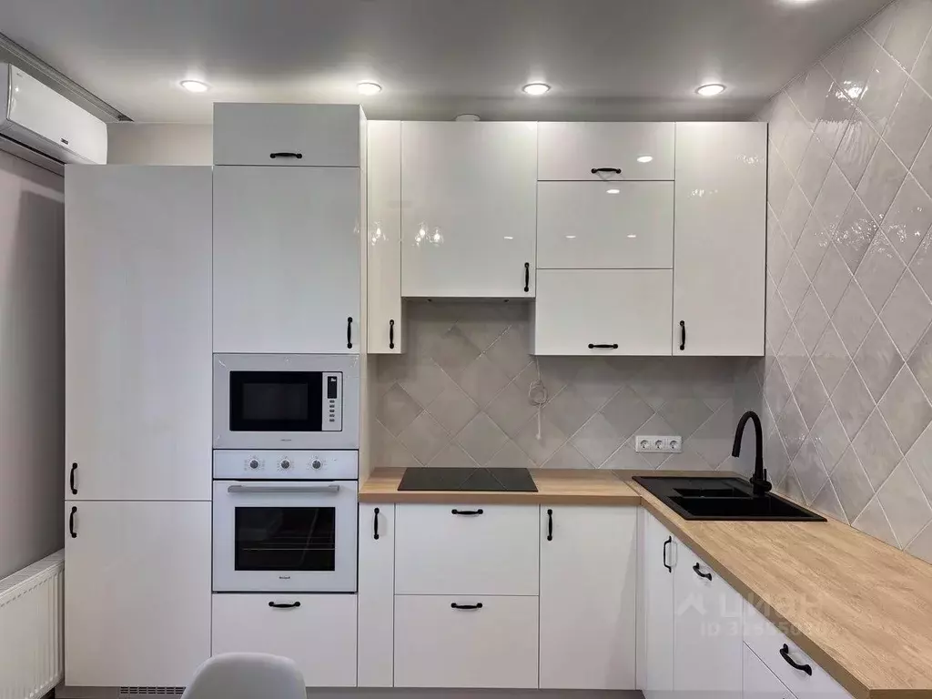 2-к кв. Волгоградская область, Волгоград ул. Имени Ивана Морозова, 2 ... - Фото 1