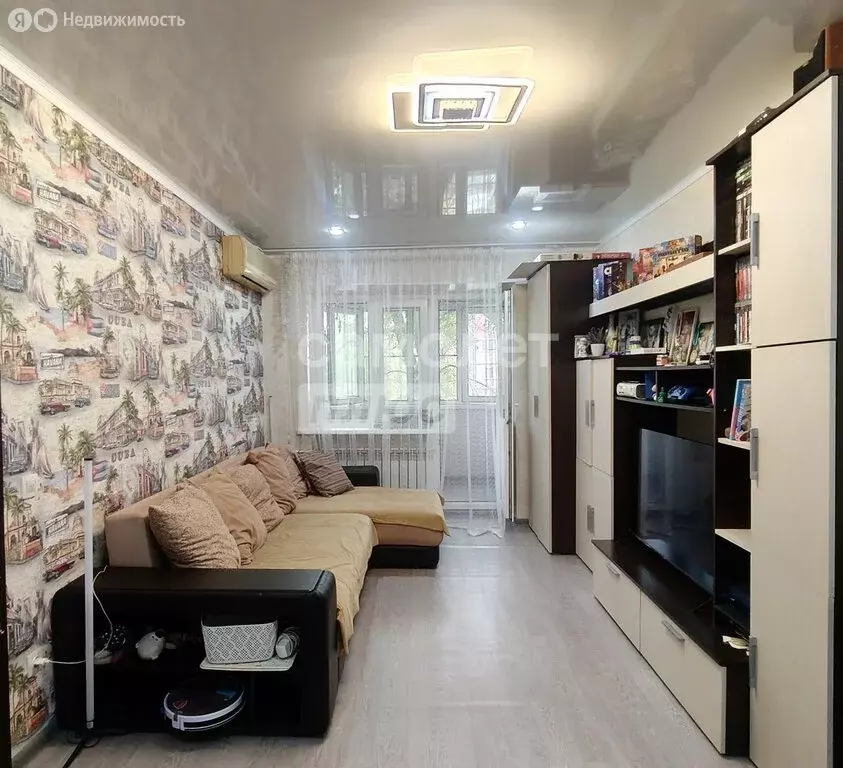 3-комнатная квартира: Астрахань, улица Николая Островского, 72 (55 м) - Фото 1