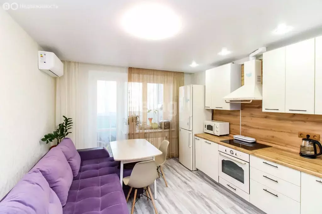 2-комнатная квартира: Тюмень, улица Валентины Трофимовой, 4 (67.5 м) - Фото 2