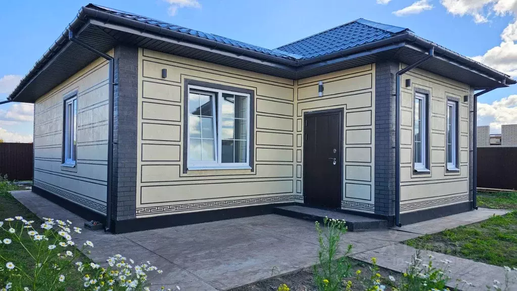 Дом в Омская область, Омск пер. 1-й Коттеджный, 9 (108 м) - Фото 1