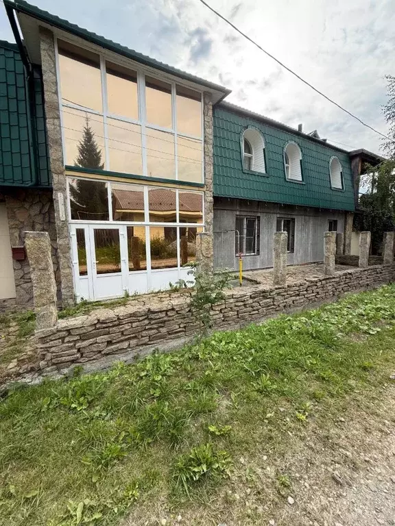 Коттедж в Свердловская область, Полевской ул. Покрышкина, 28 (400 м) - Фото 1