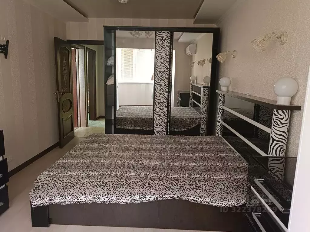 2-к кв. Крым, Алушта ул. Богдана Хмельницкого, 39 (61.0 м) - Фото 1