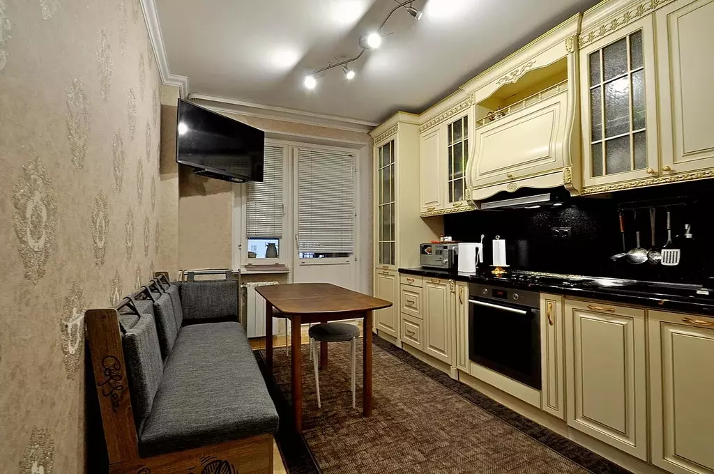 Продается 2-комнатная квартира - Фото 1