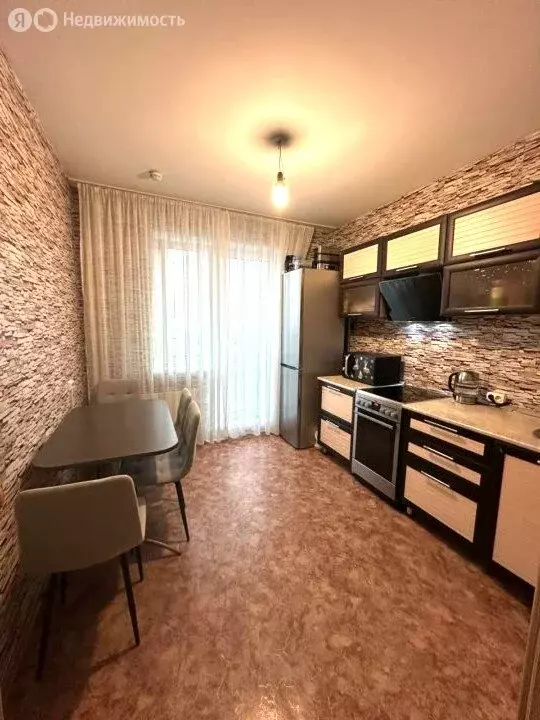 2-комнатная квартира: Краснодар, Кореновская улица, 65 (55 м) - Фото 0