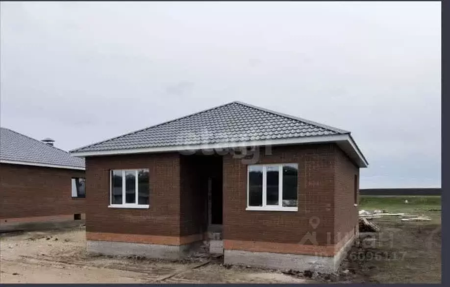 Дом в Татарстан, Тукаевский район, Малошильнинское с/пос, с. ... - Фото 1