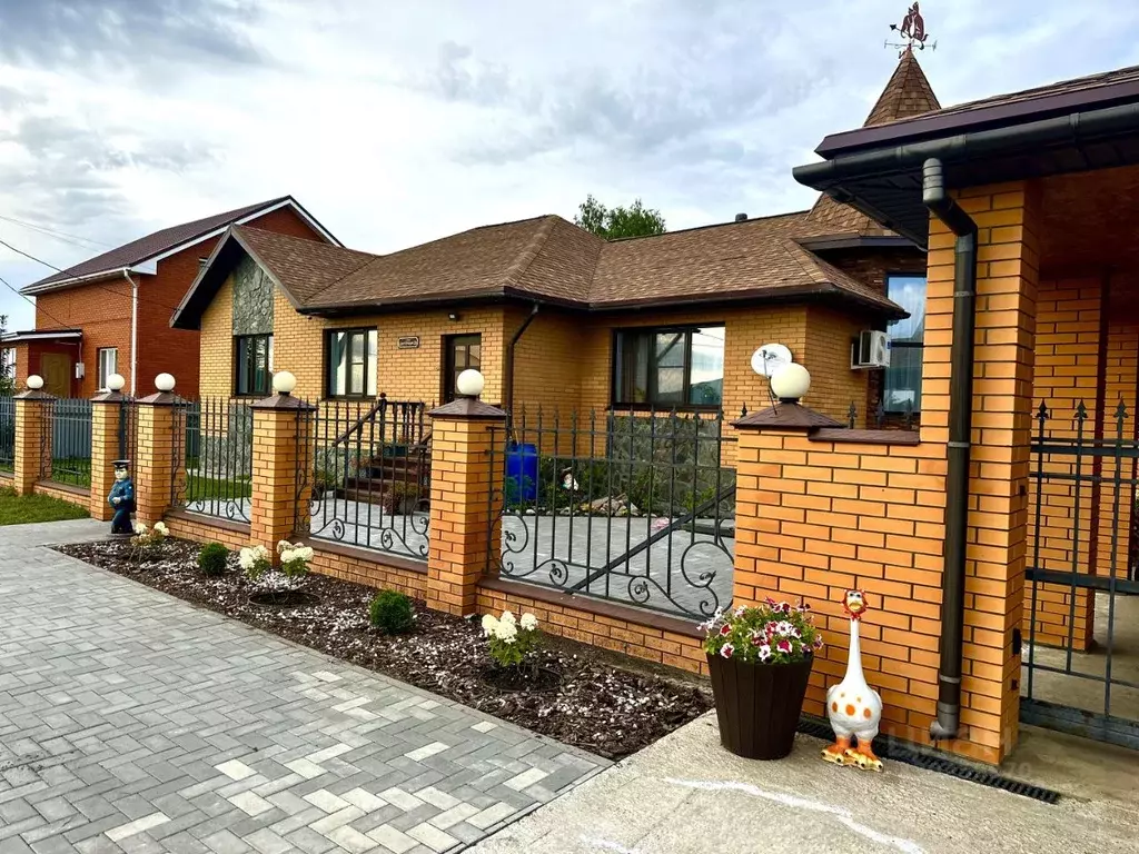 Дом в Омская область, с. Азово ул. Цветочная, 26 (145 м) - Фото 2