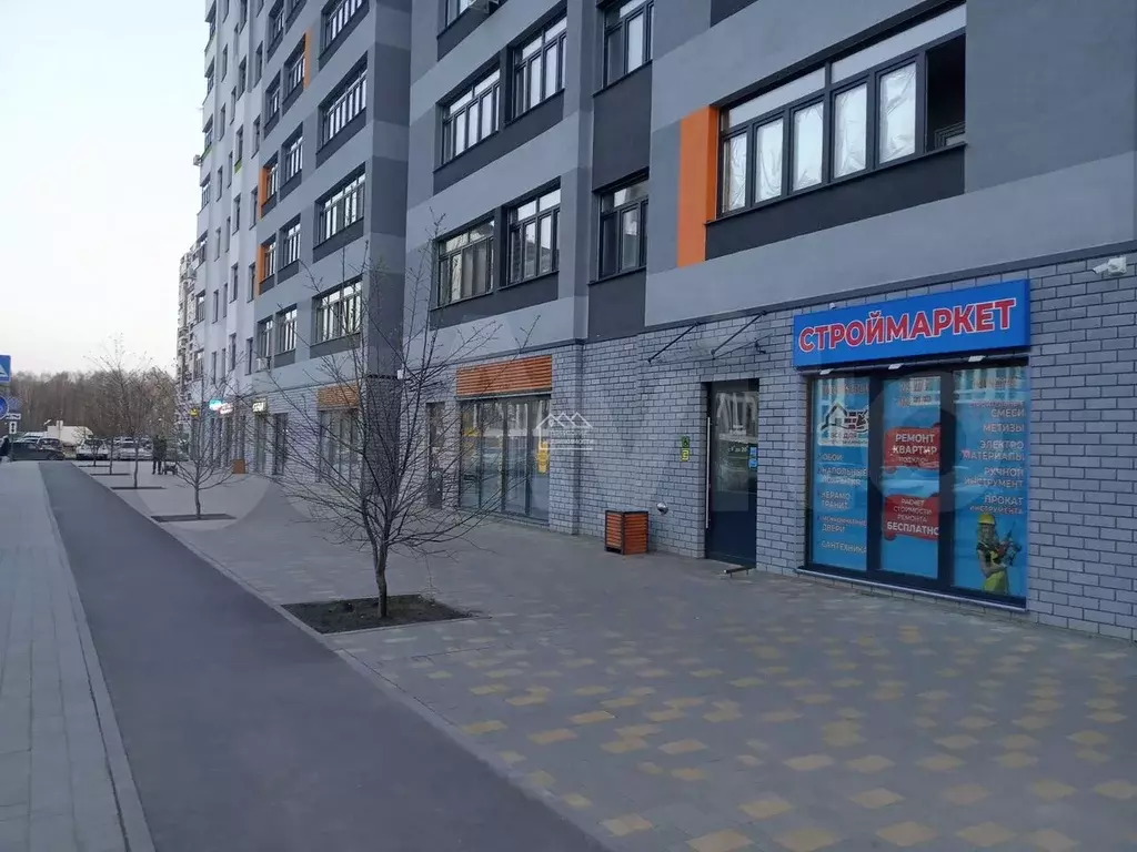 Торговое помещение 83.8 кв.м. в ЖК  семья - Фото 1