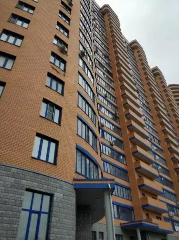 Продается 2-комнатная квартира - Фото 1