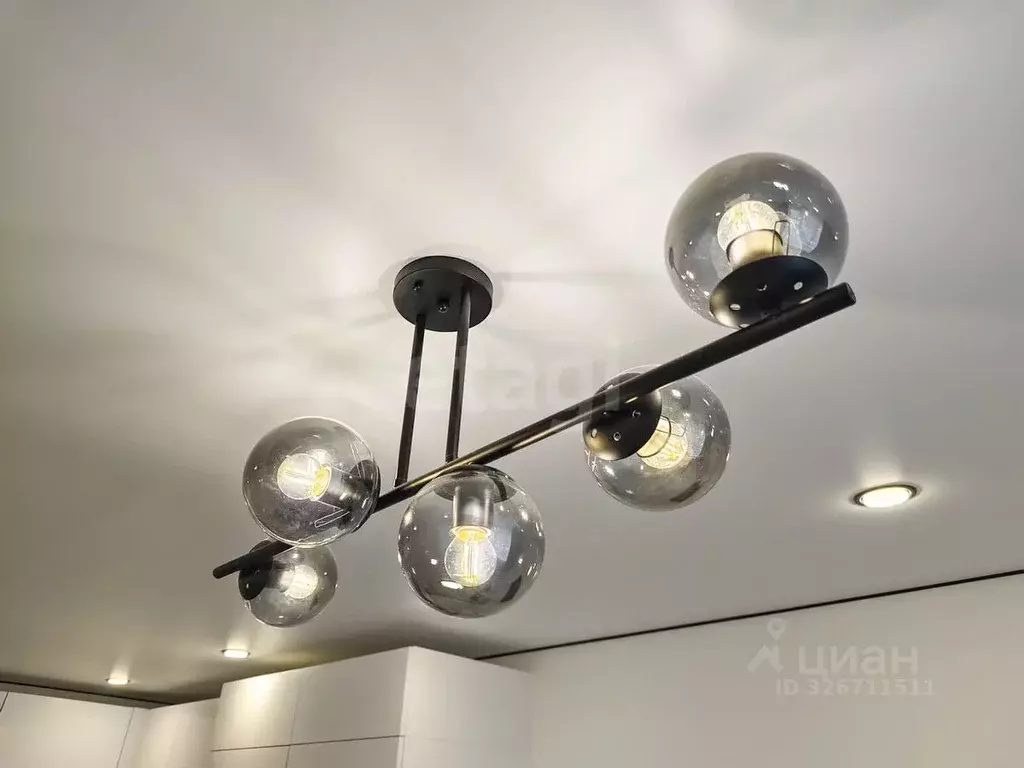 2-к кв. Тюменская область, Тюмень ул. Братьев Бондаревых, 1 (65.5 м) - Фото 1