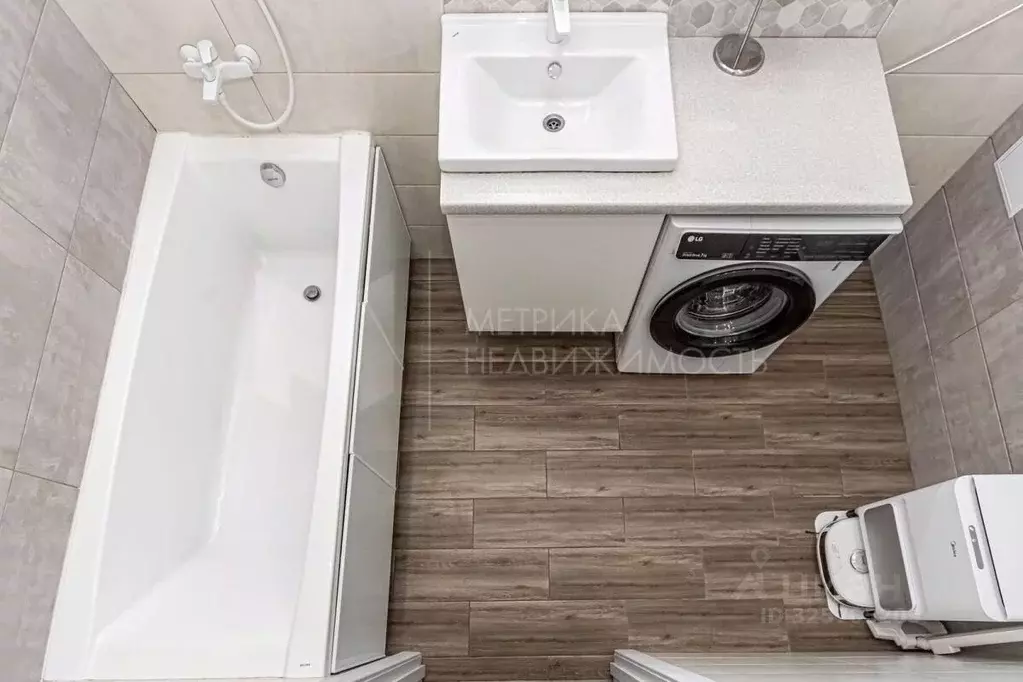 2-к кв. Тюменская область, Тюмень ул. Пархоменко, 119 (61.39 м) - Фото 1