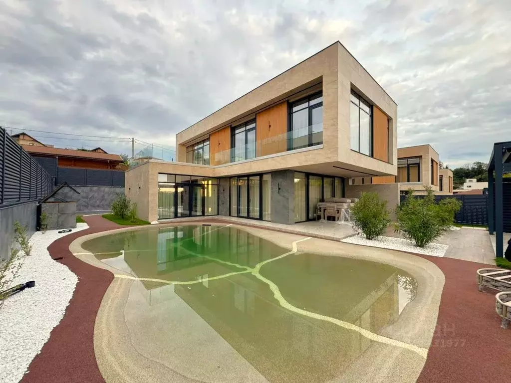 Дом в Краснодарский край, Сочи ул. Ворошиловградская (370 м) - Фото 1