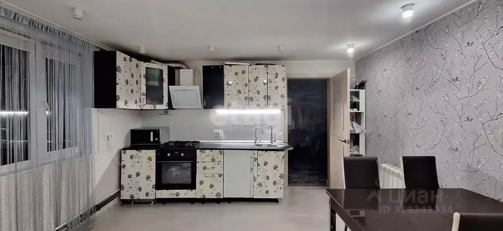 Дом в Ямало-Ненецкий АО, Салехард ул. Сенькина, 64 (80 м) - Фото 0