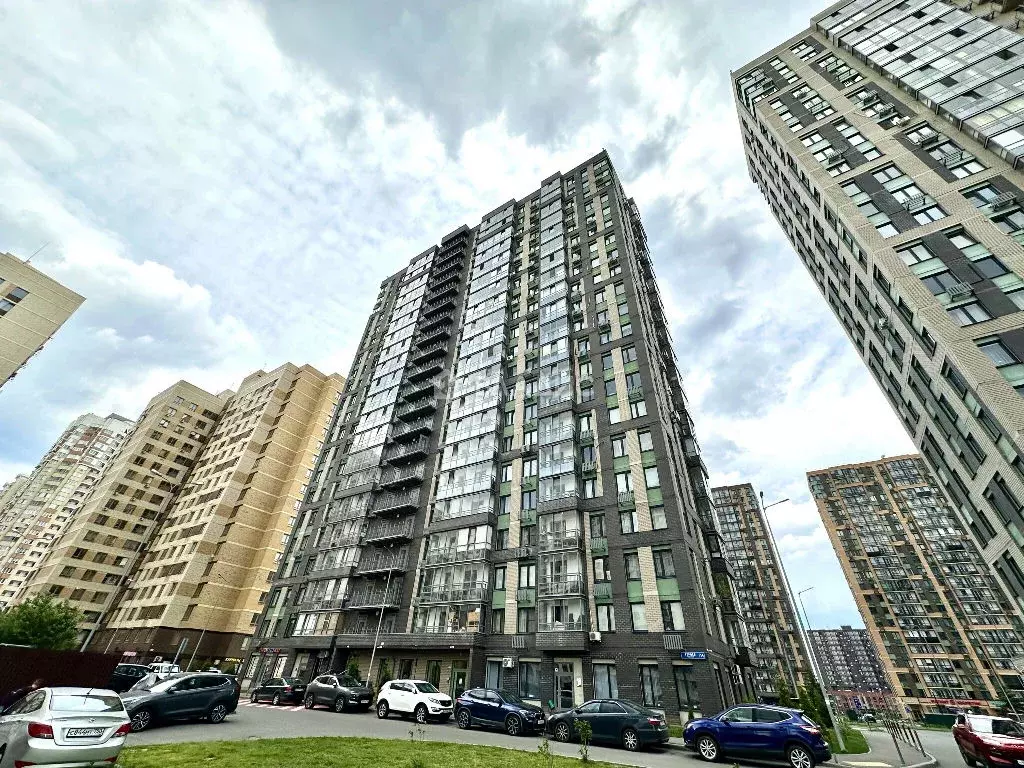 Продается 2-комнатная квартира - Фото 1